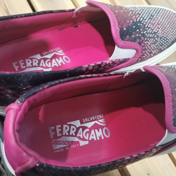 💯% Authentic Ferragamo Shoes in Pink fuchsia - Picture 14 of 16